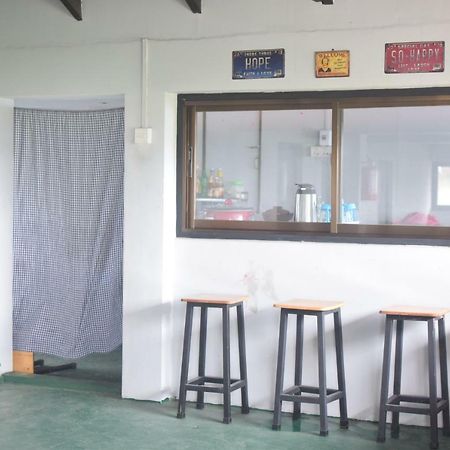 Celia Hostel Mandalay Esterno foto