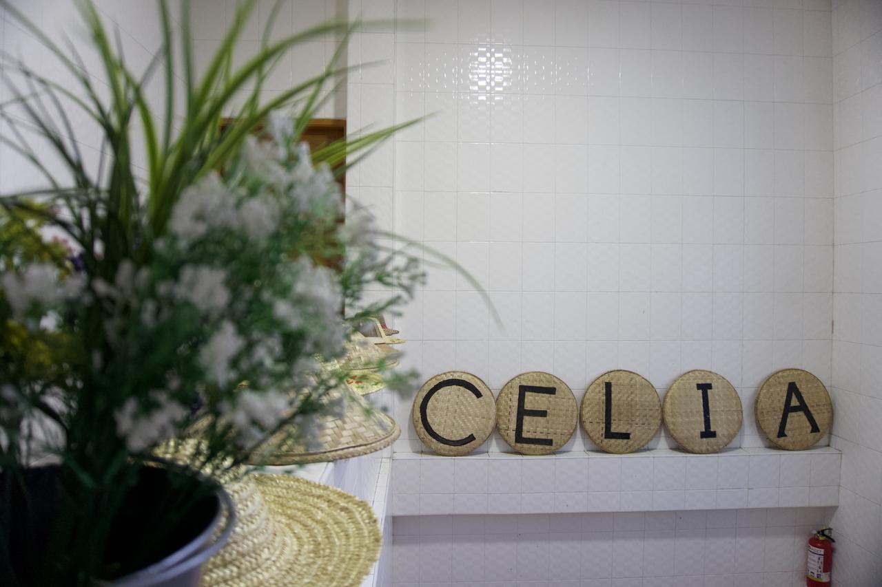 Celia Hostel Mandalay Esterno foto