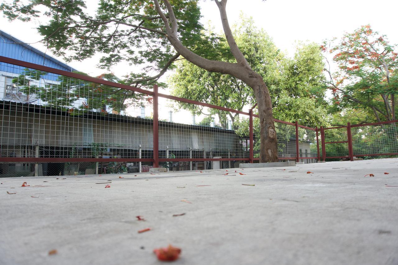 Celia Hostel Mandalay Esterno foto