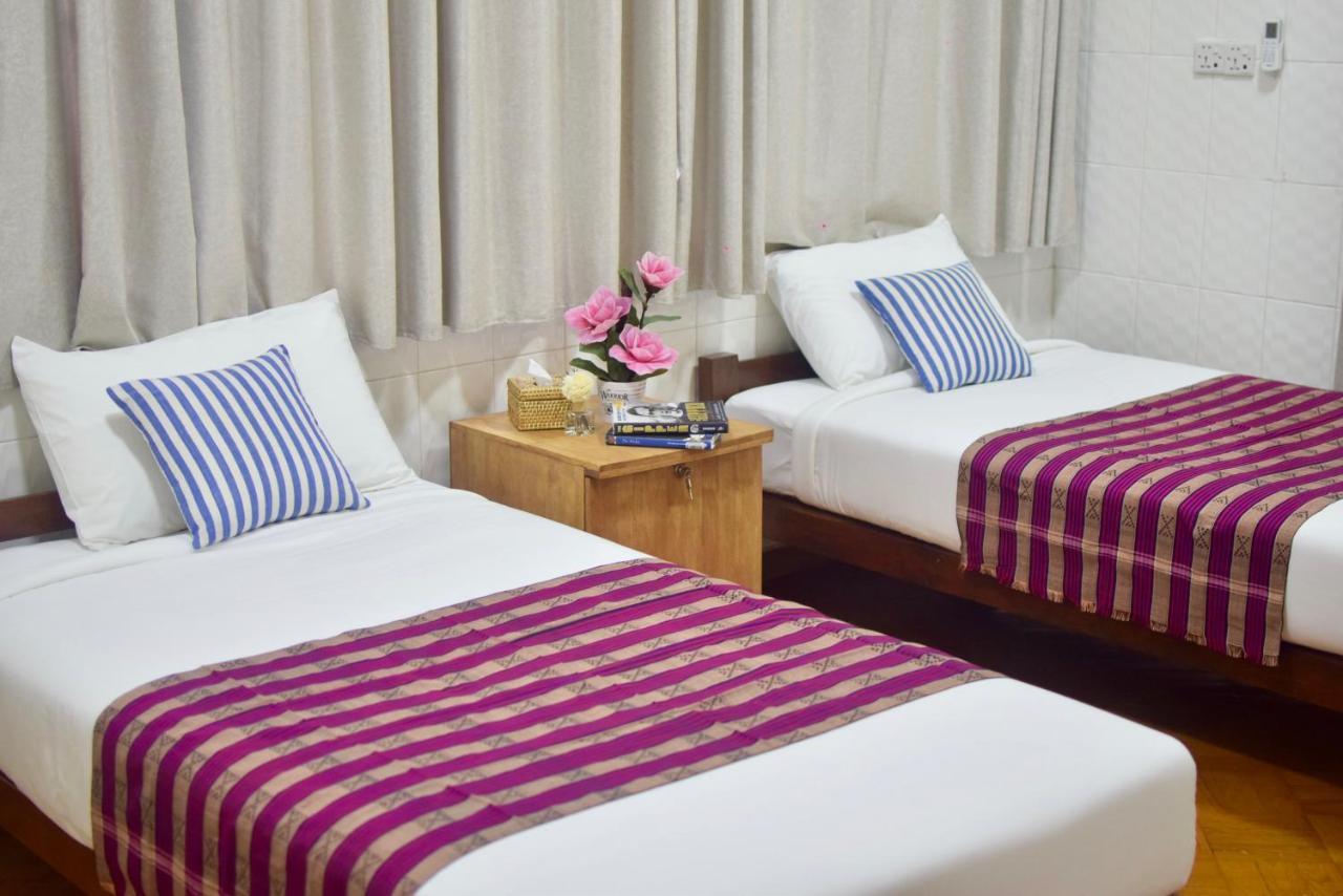 Celia Hostel Mandalay Esterno foto