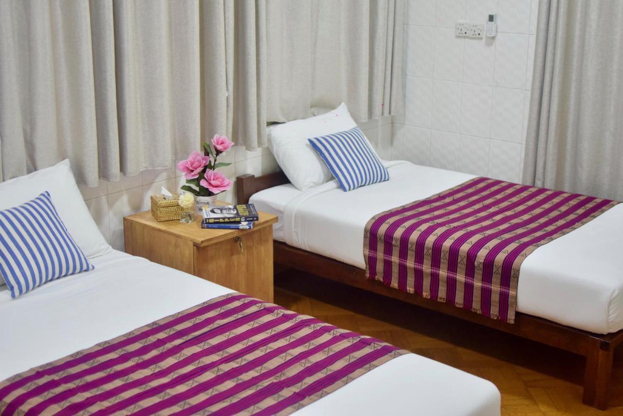 Celia Hostel Mandalay Esterno foto