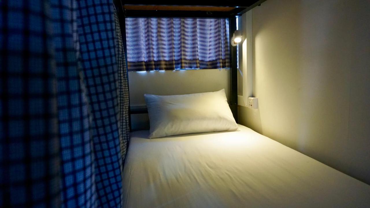 Celia Hostel Mandalay Esterno foto