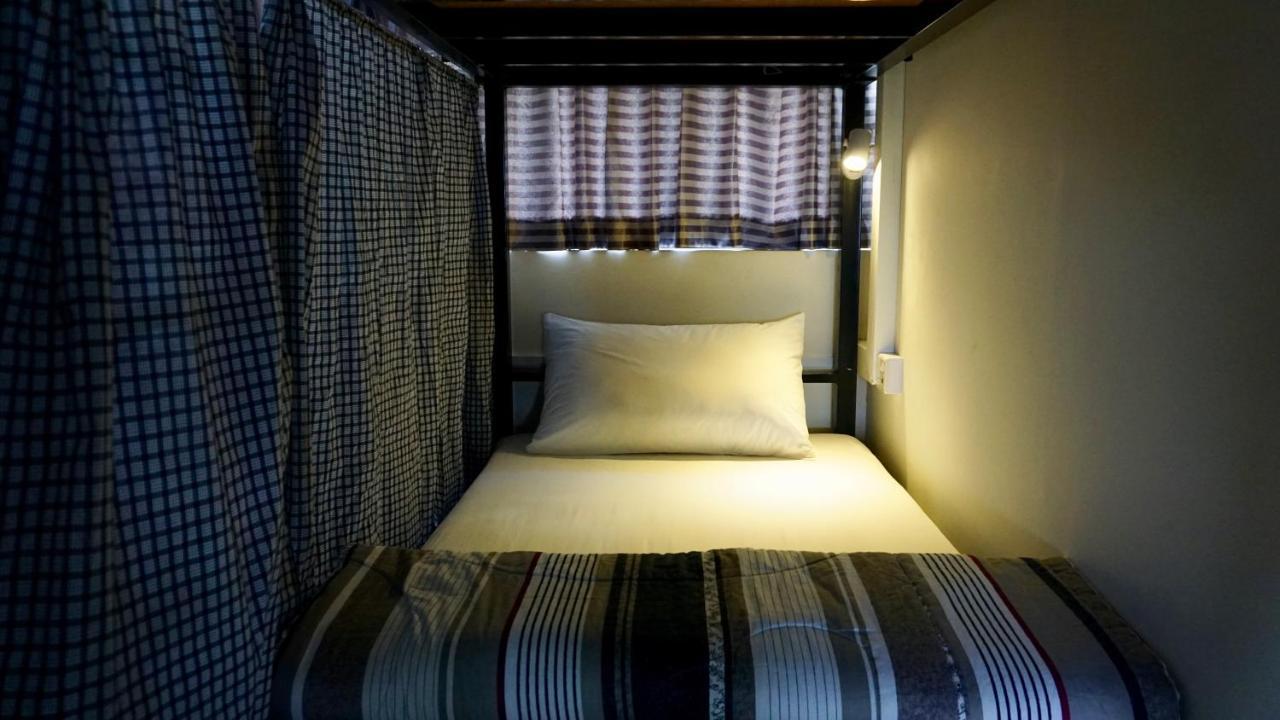Celia Hostel Mandalay Esterno foto