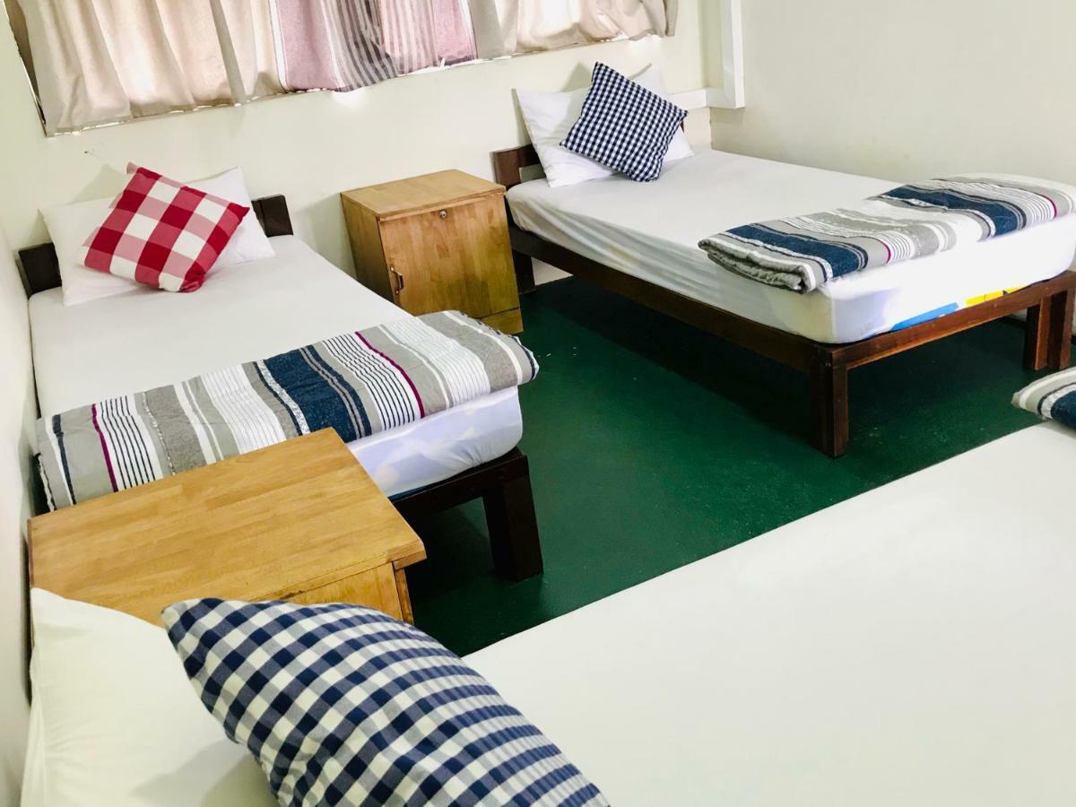 Celia Hostel Mandalay Esterno foto