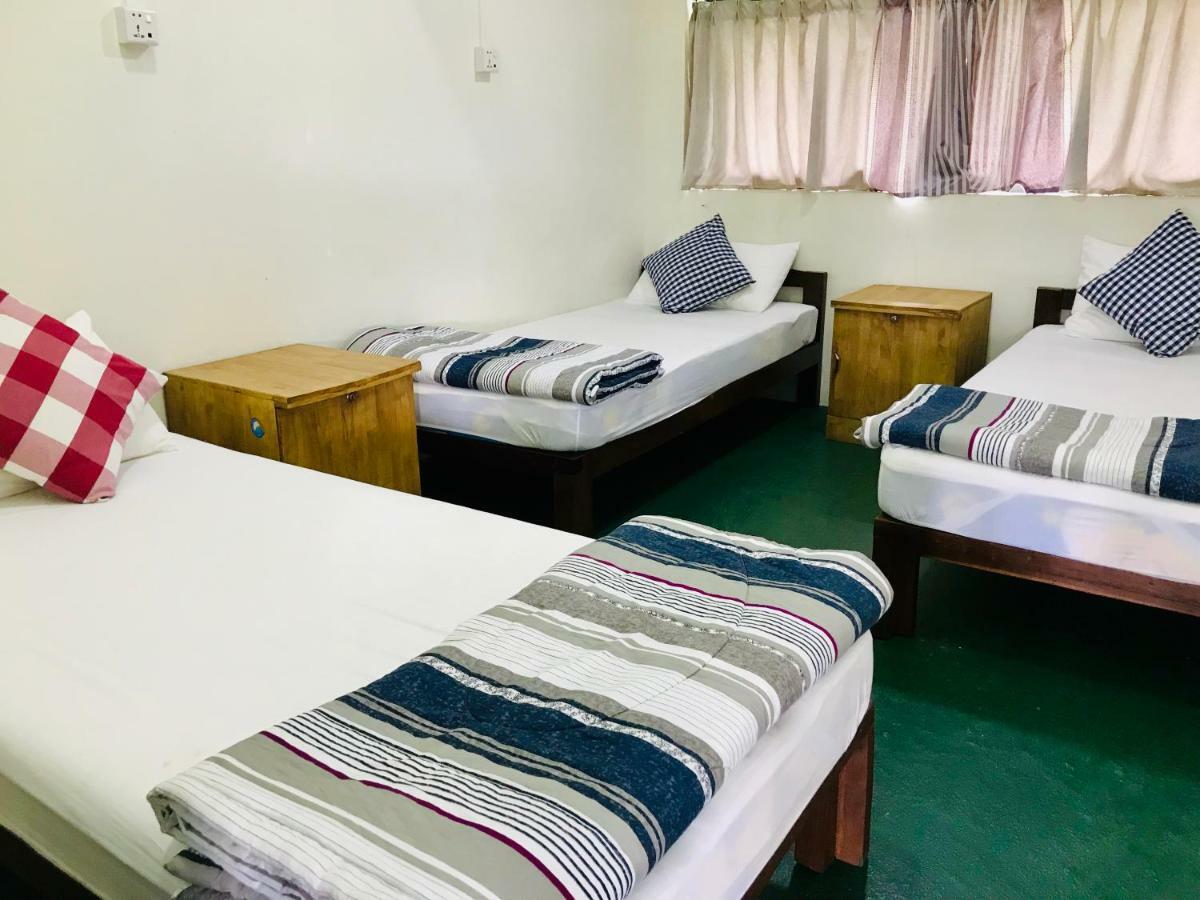 Celia Hostel Mandalay Esterno foto