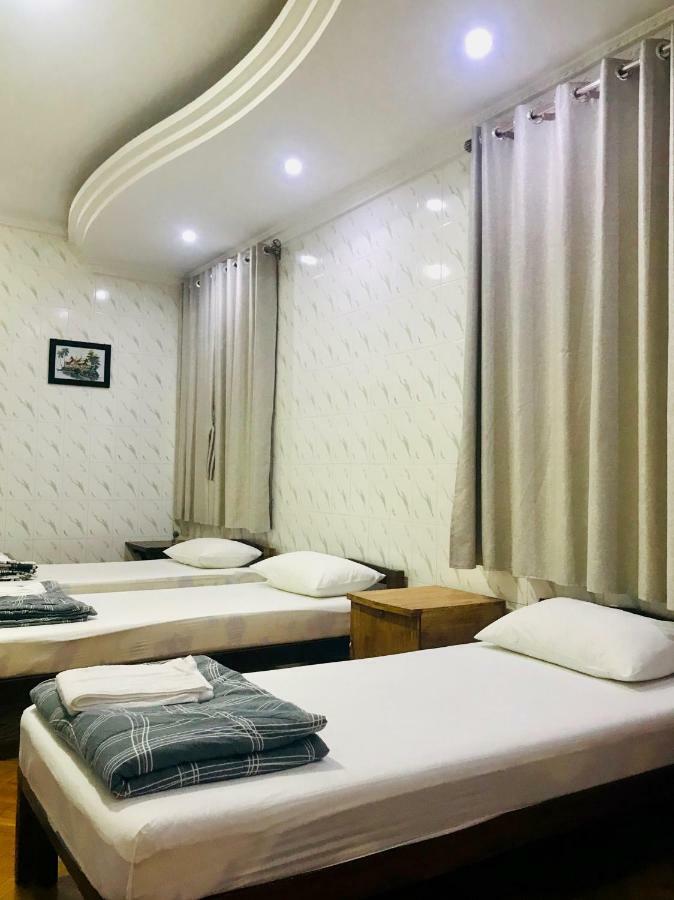 Celia Hostel Mandalay Esterno foto